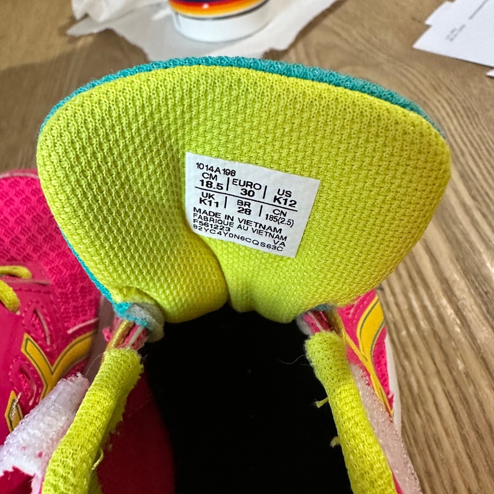 ASICS - Picture 6 of 7